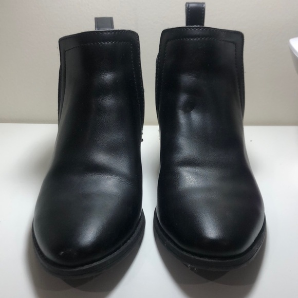 Dolce Vita Black Booties - Picture 1 of 6